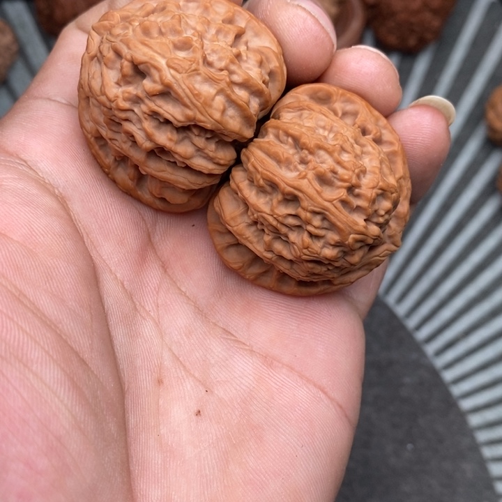 文玩核桃把件白狮子