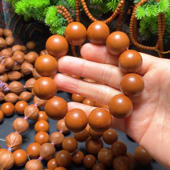 橄榄核手串溜*1.95树王光珠