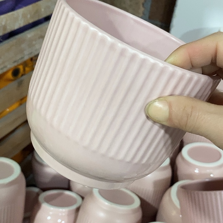 陶瓷花盆有孔 瑕疵介意勿拍 