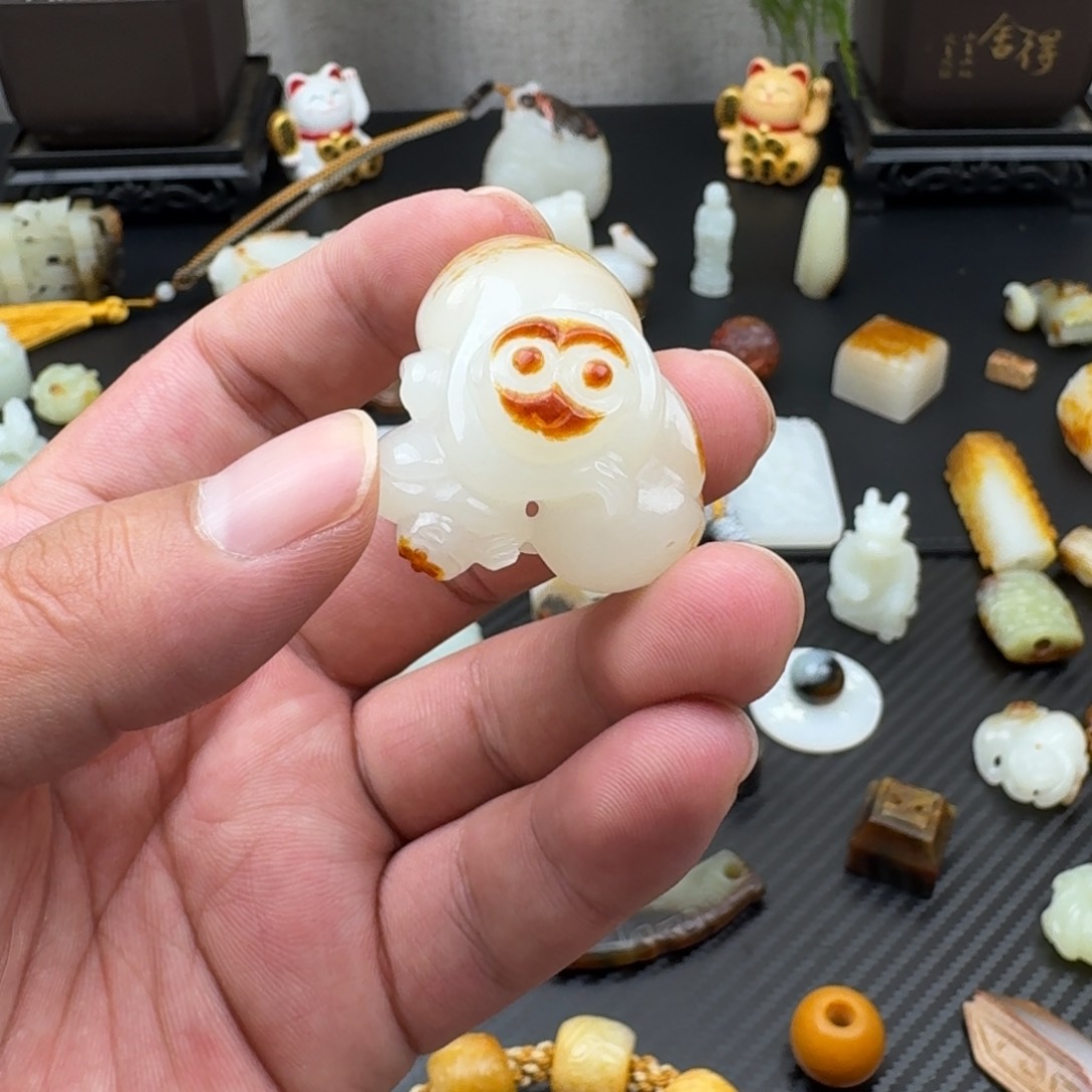 方***姓和田玉（糖玉）未镶嵌颈饰