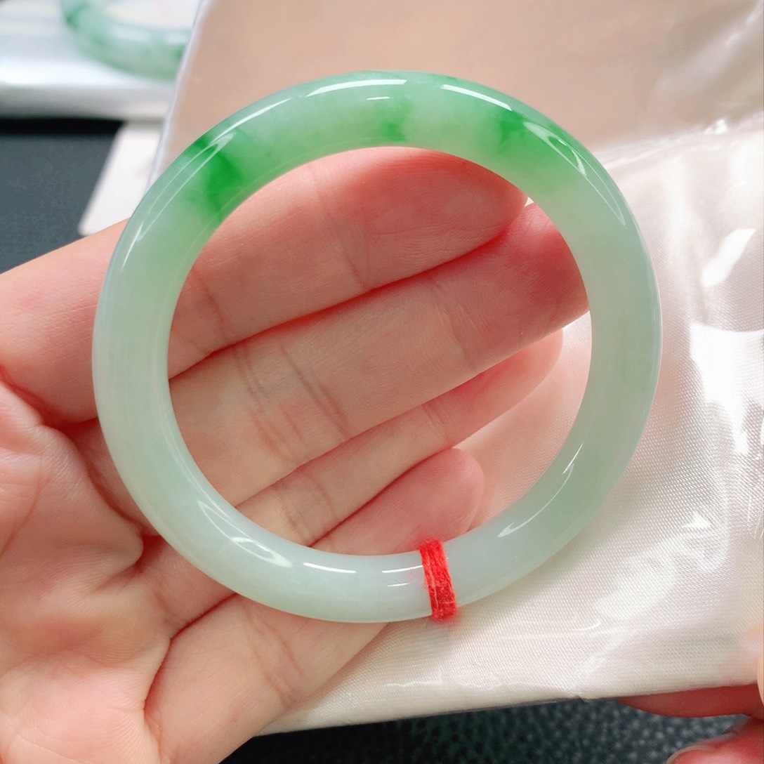 未镶嵌手镯翡翠50圆