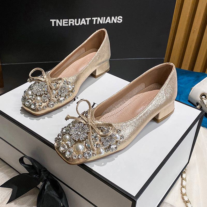 2025新款法式方头单鞋女秋季浅口婚鞋水钻粗跟瓢鞋大码女鞋060-K8