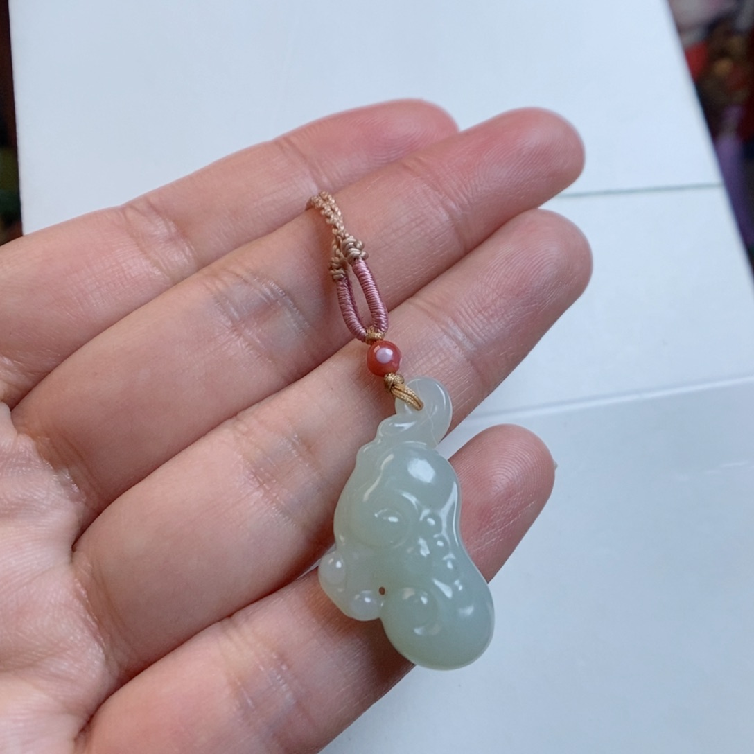 和田玉颈饰未镶嵌如意