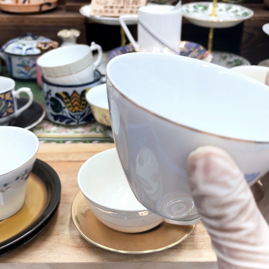 倚***石鹿屋家的美丽咖啡杯