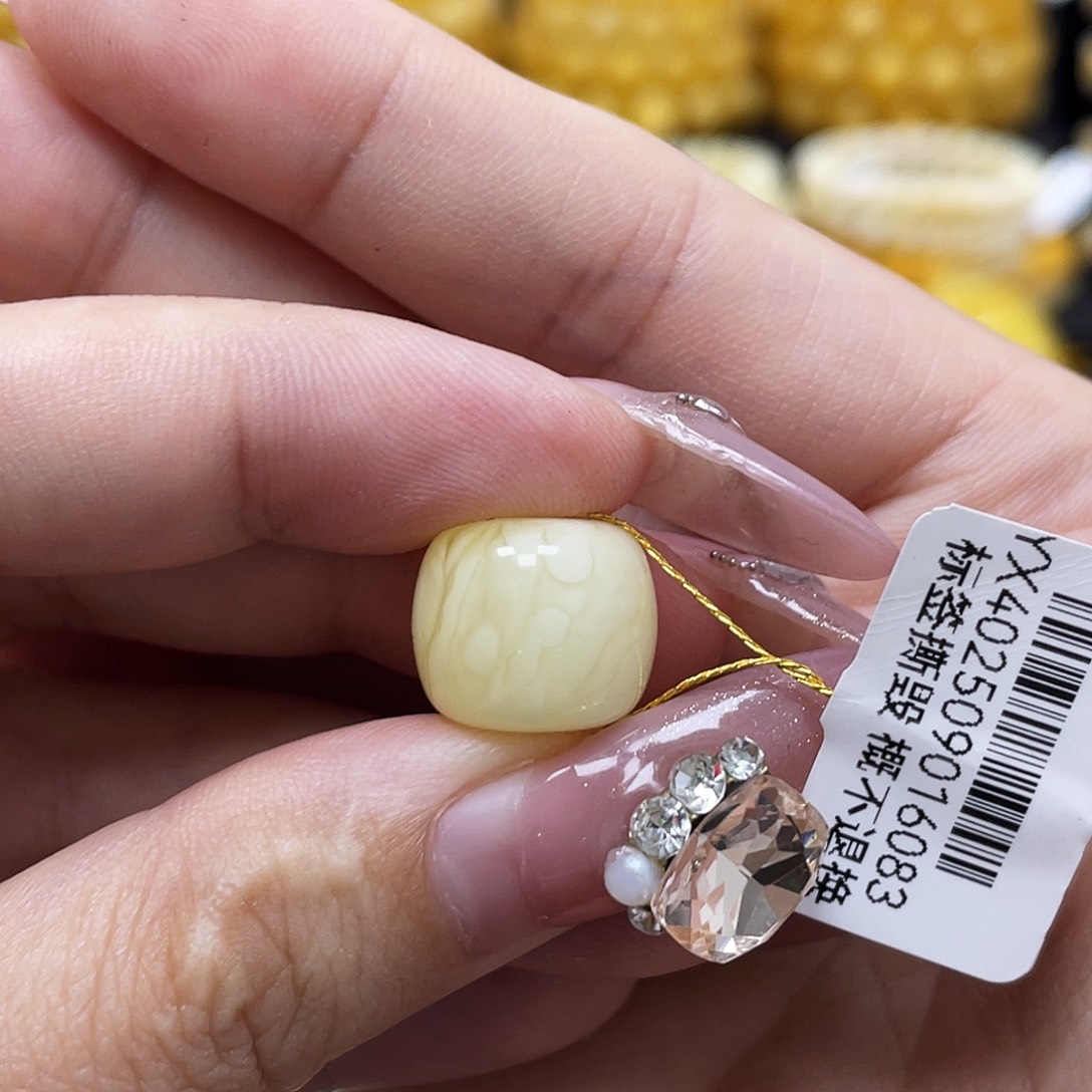 裸石蜜蜡未镶嵌A**男13.4*11.6mm老型瑕