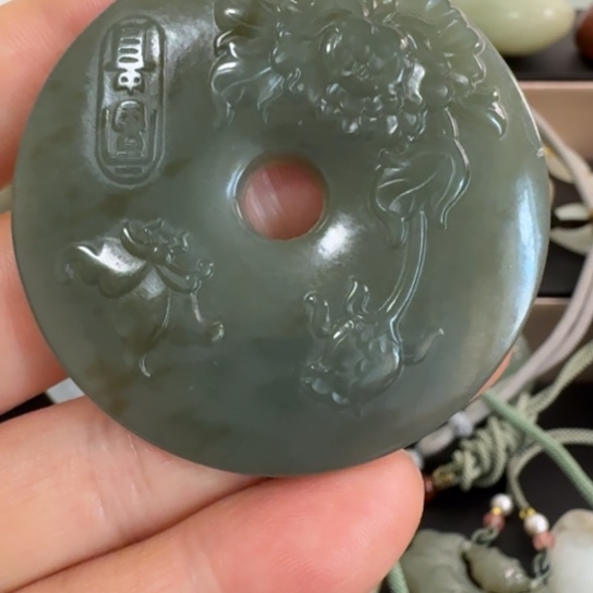 淮***剑和田玉（糖玉）未镶嵌颈饰