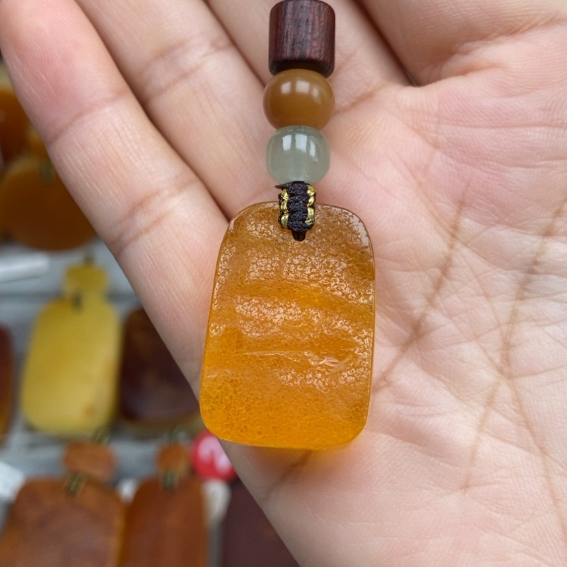 【闪购商品】琥珀颈饰未镶嵌