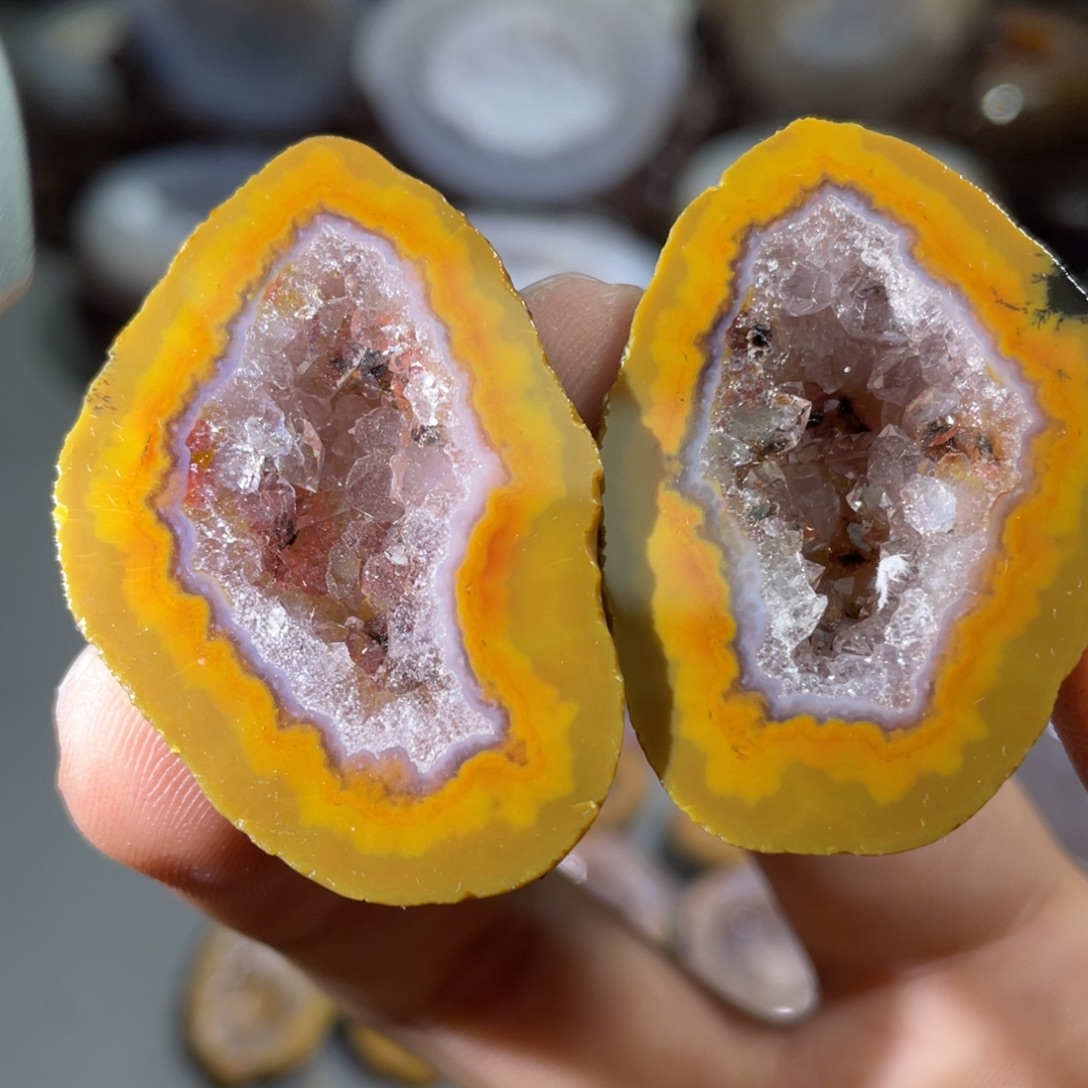 水晶未镶嵌大型摆件（非配饰）战国红