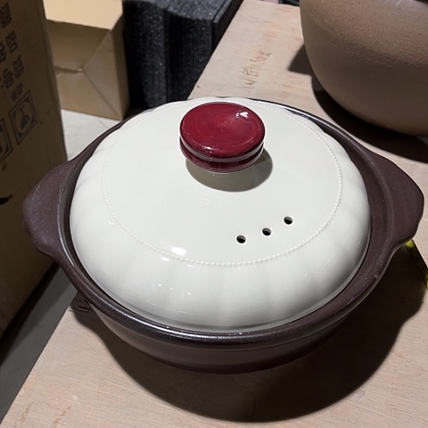 微瑕，明火，口径22，高7带盖1.5L拖釉