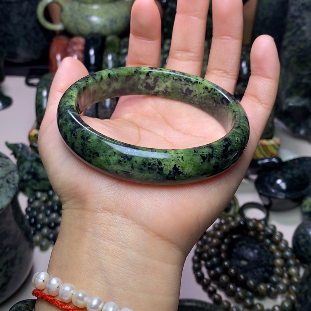 脱***马蛇纹石玉未镶嵌项链