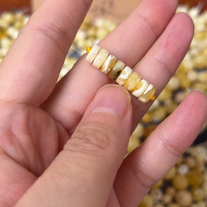 蜜蜡未镶嵌裸石7.2mm一组