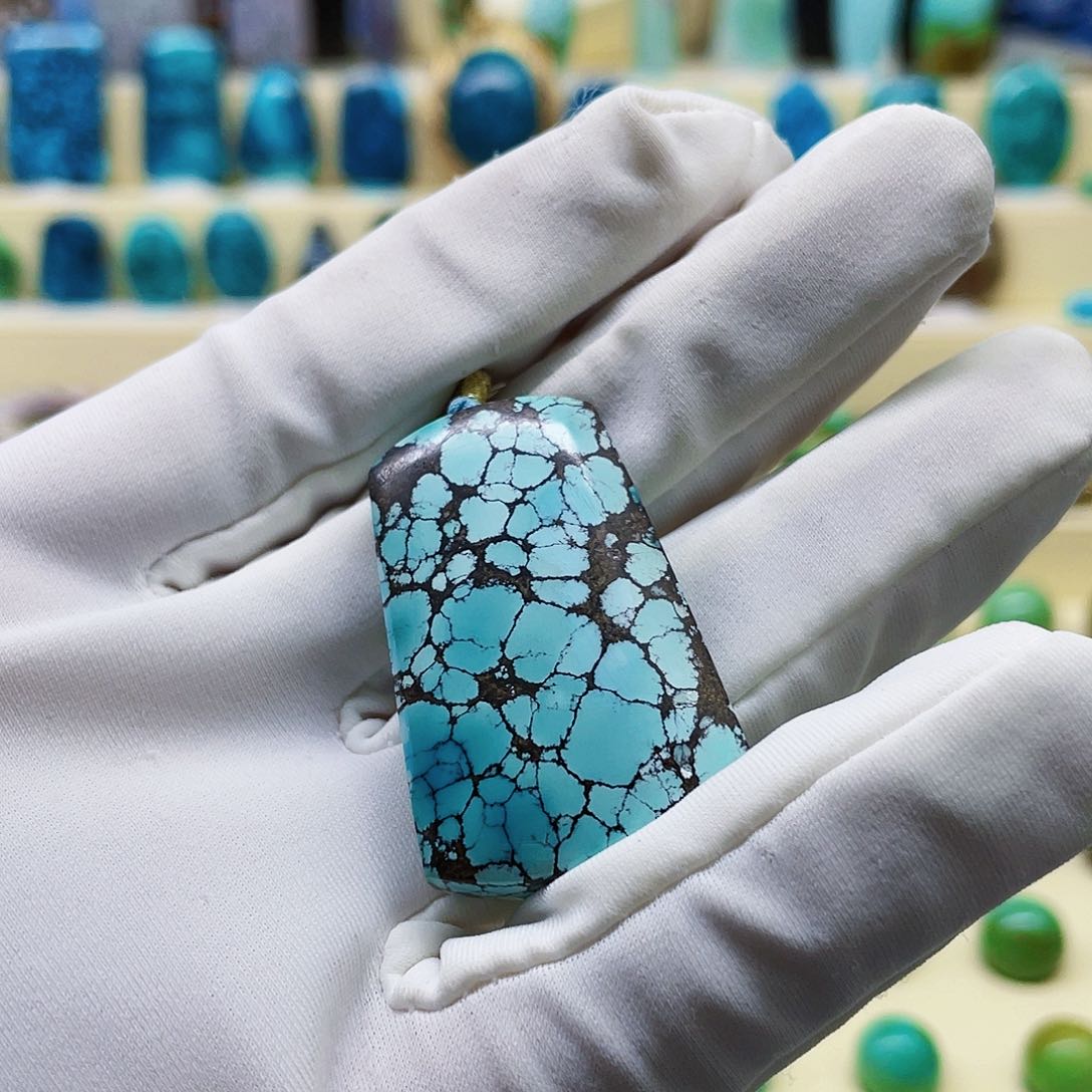 绿松石颈饰未镶嵌