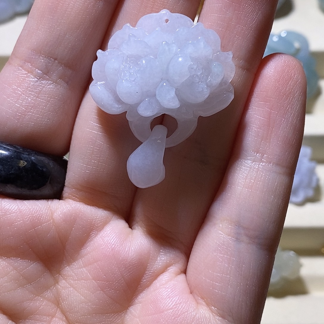 紫****翡翠散珠未镶嵌翡翠