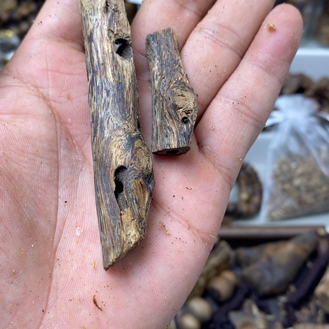 沉香沉香碎屑8克.