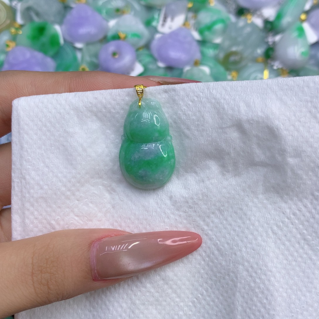 翡翠18K金镶嵌颈饰11111111111