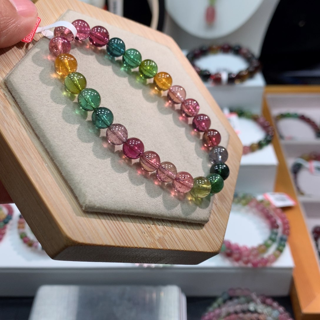 碧玺手链未镶嵌     7mm。   