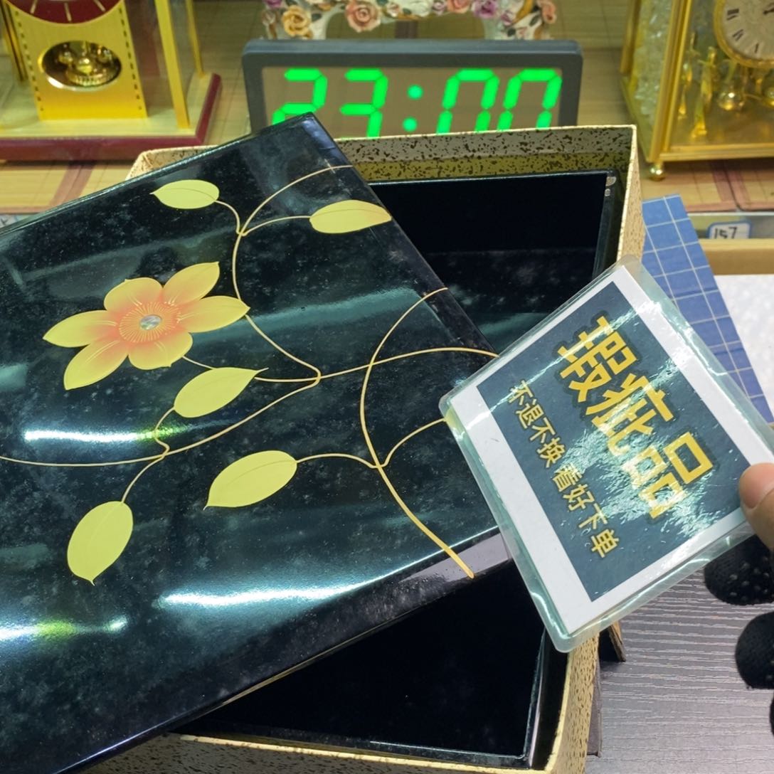 摆件有瑕疵有瑕疵