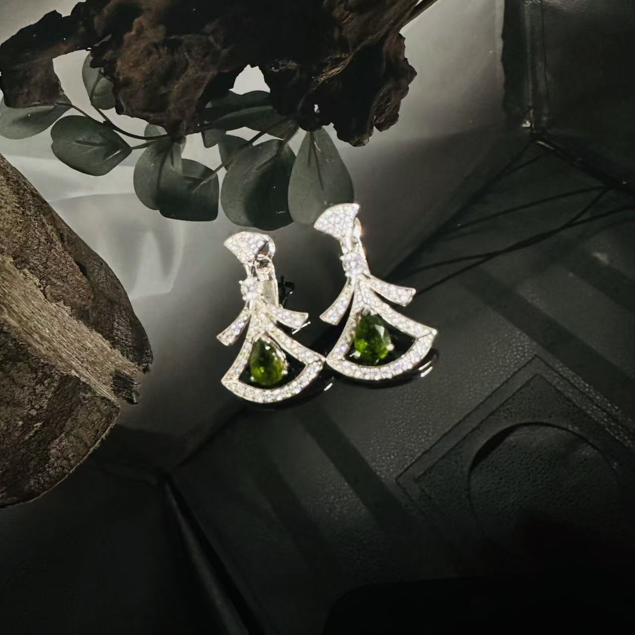 MOZPYTH134 天然透辉石耳钉设计款S925银镶嵌 多样性发一