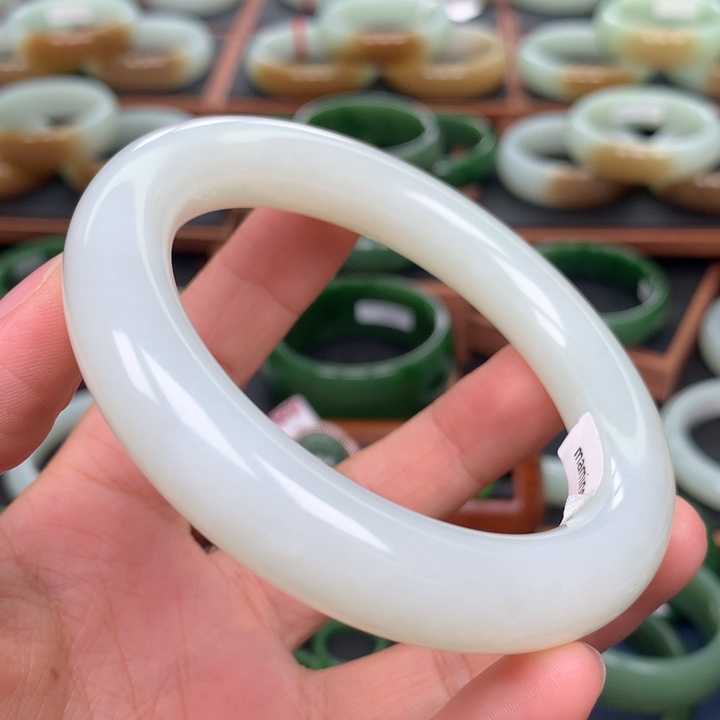 和田玉手镯未镶嵌60