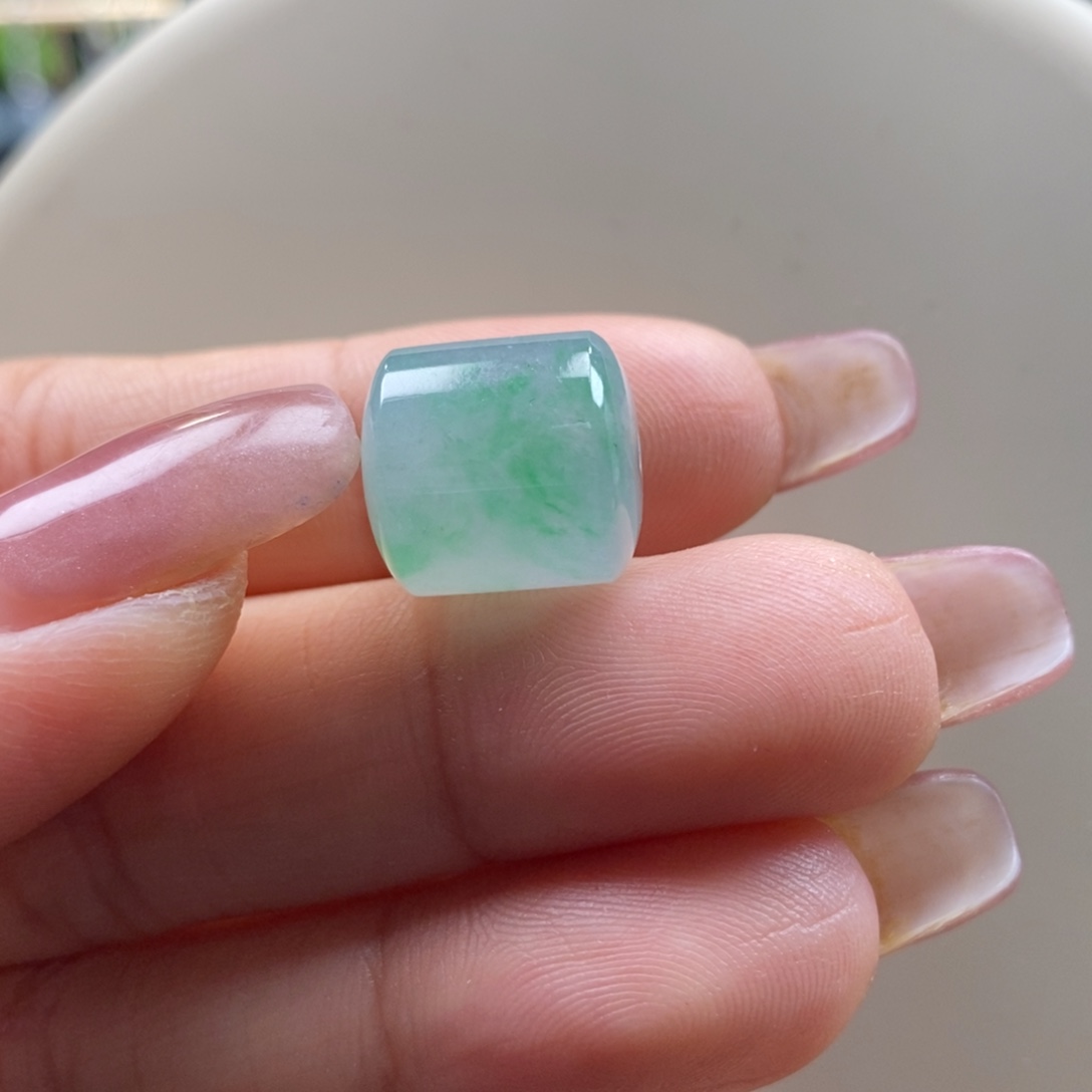 翡翠吊坠(不含链)未镶嵌翡翠冰飘绿桶珠