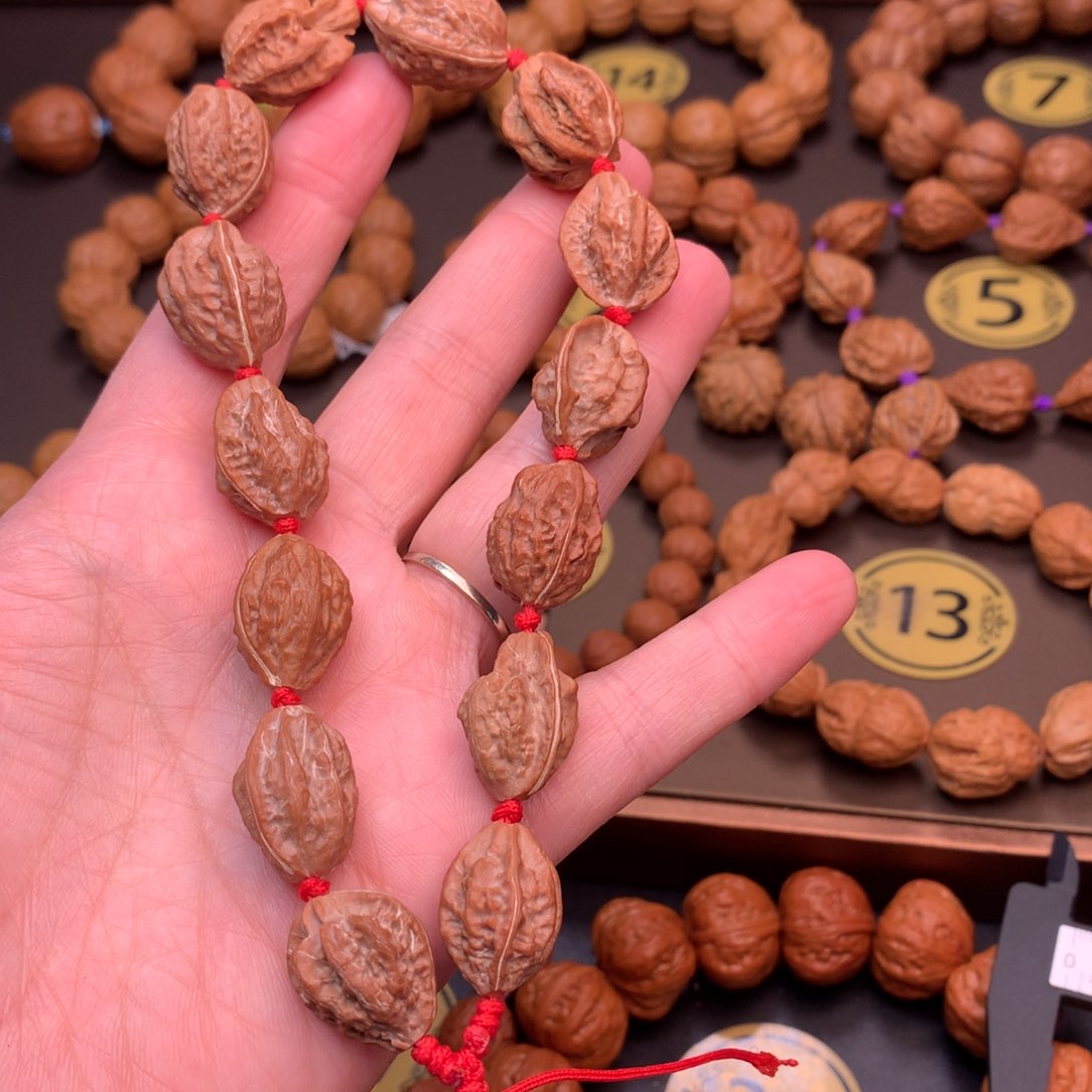 文玩核桃手串钱袋