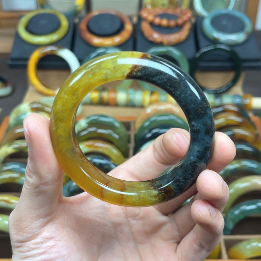 蛇纹石玉手镯未镶嵌椰*耶