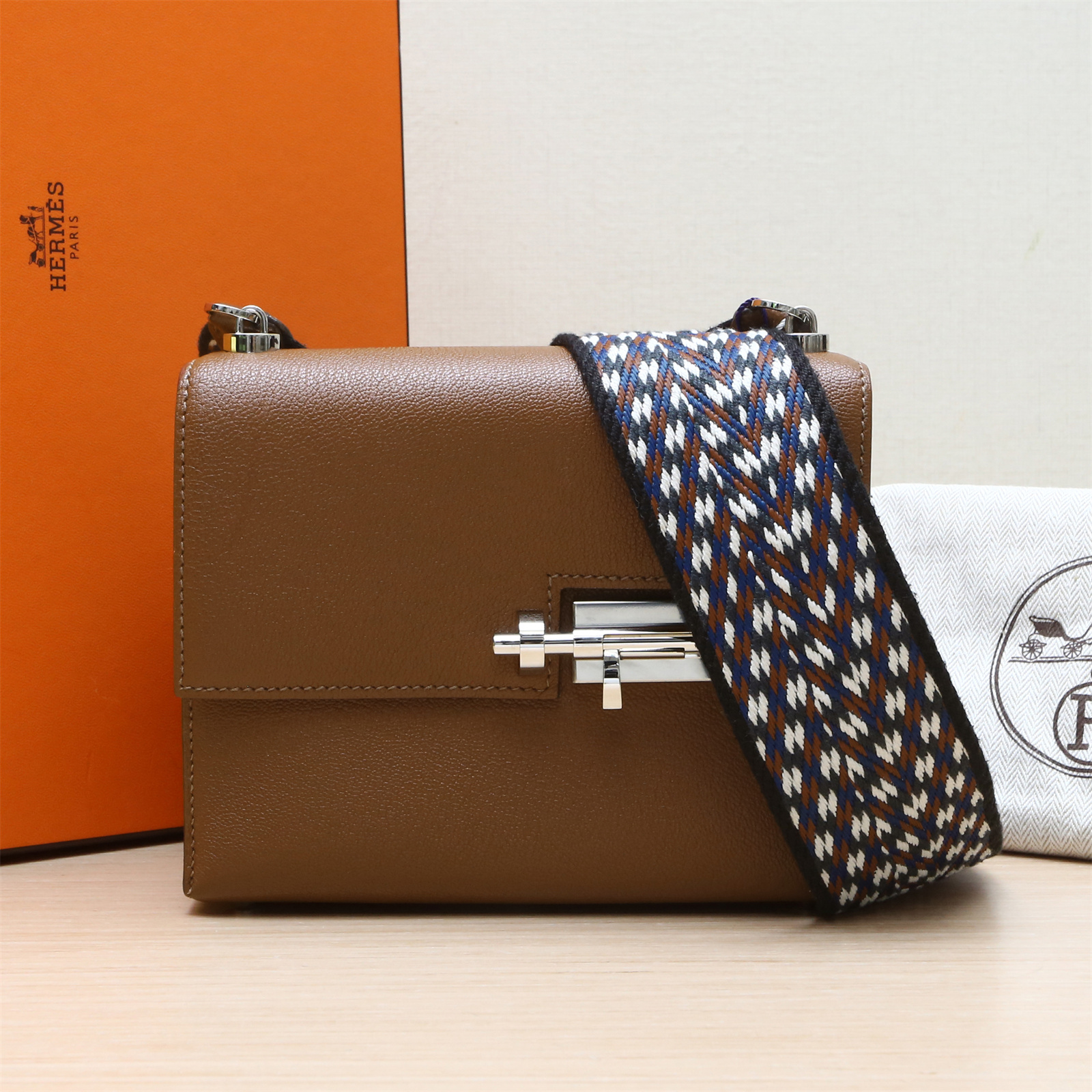 99新 Hermes/爱马仕 活动双双 插销包 17 榛褐色 Chevre山羊皮D刻