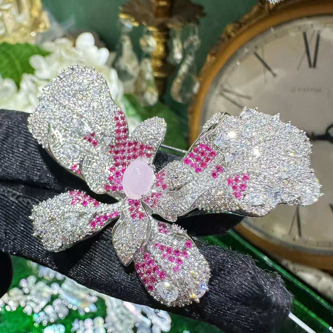 铜合金胸针 粉熔岩蝴蝶胸针