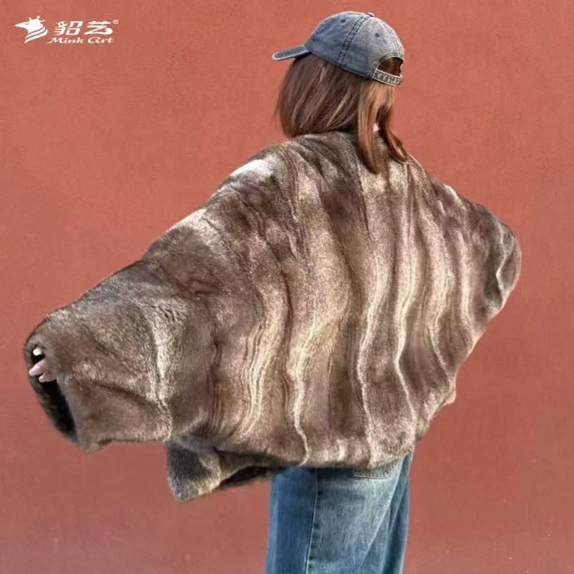 貂艺 Mink Art | 璀璨星辰 特稀有原色星辰 短款V领水貂皮草女