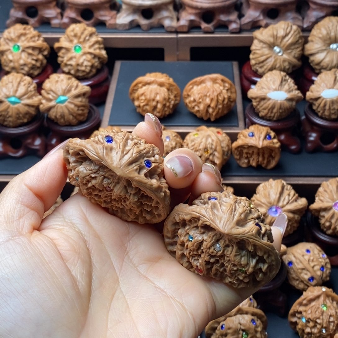 暖***5文玩核桃吊坠蛇头