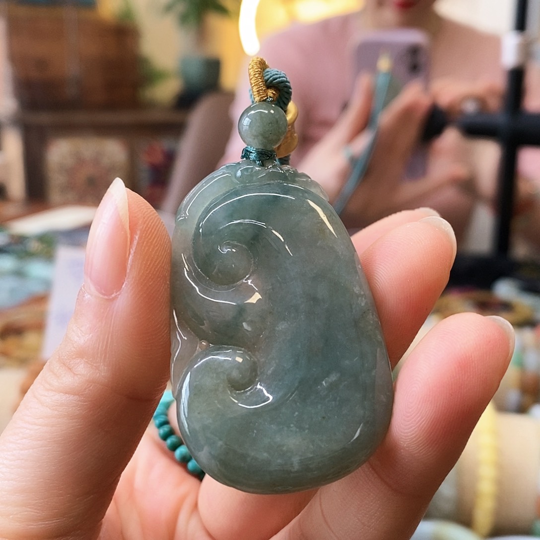 翡翠挂件未镶嵌翡翠挂件