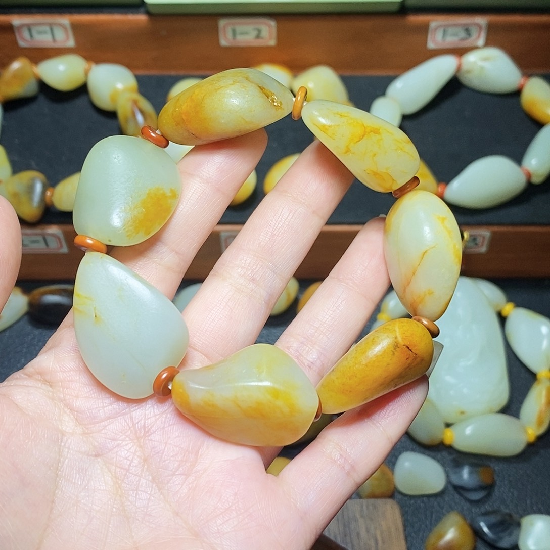 甜****和田玉未镶嵌手链