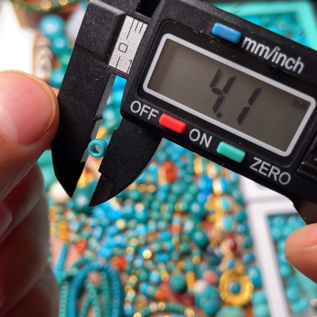 绿松石颈饰未镶嵌你***谁