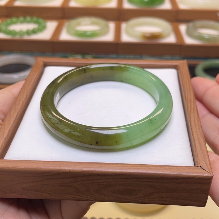 和田玉手镯未镶嵌55