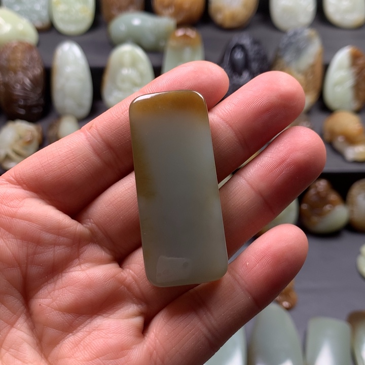 和田玉（糖玉）颈饰未镶嵌