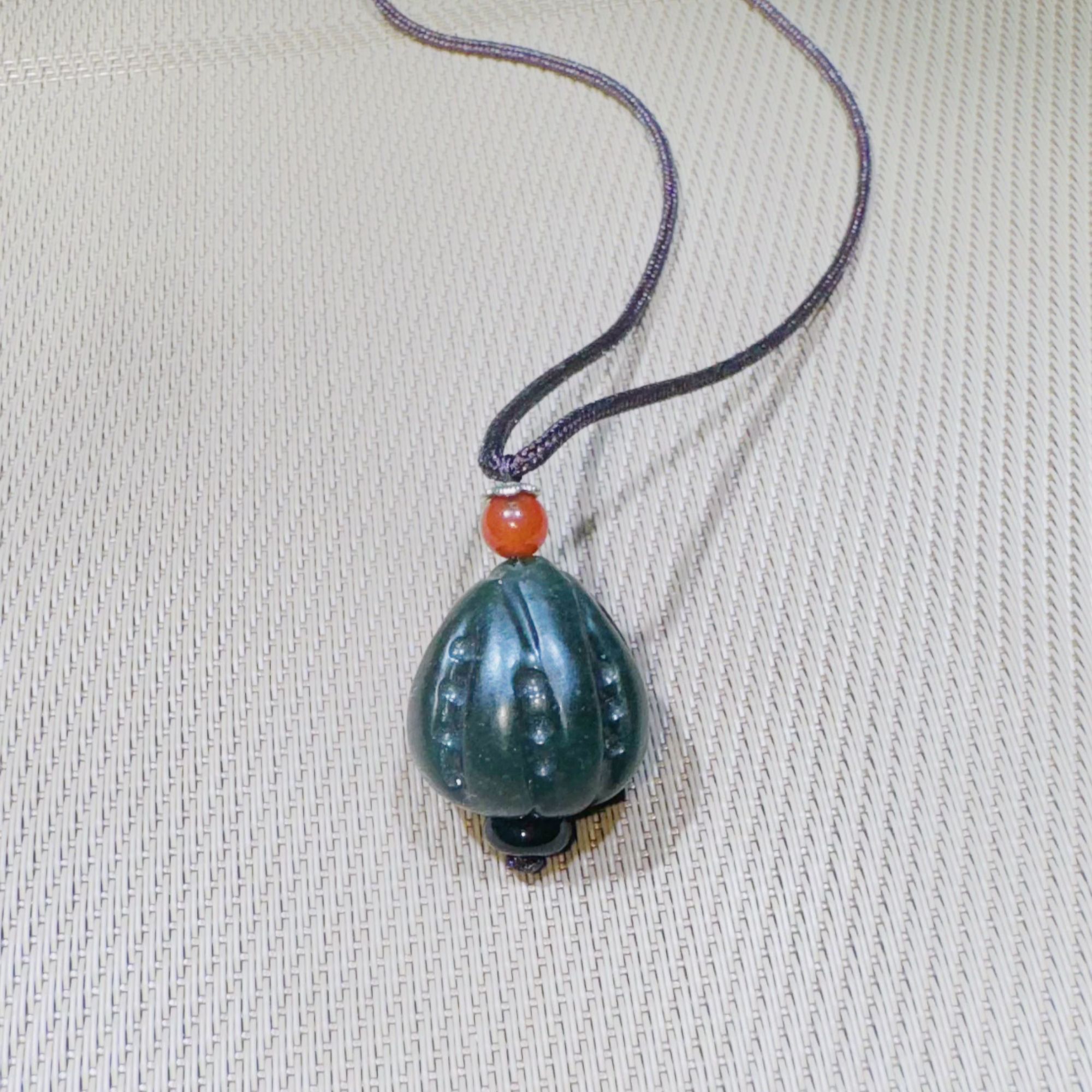 天然青玉和田玉核桃吊坠男女百搭挂件绿色手工气质复古雕刻精美