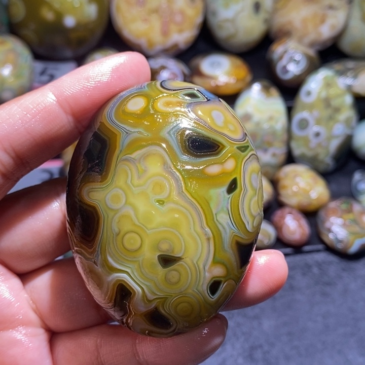 玛瑙/玉髓未镶嵌珠宝半成品147