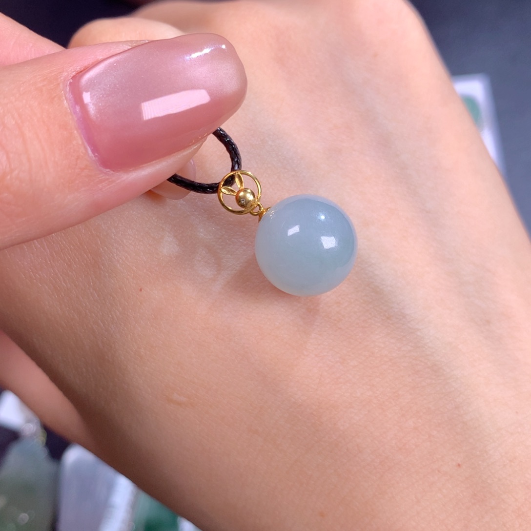 翡翠颈饰18K金镶嵌珠子