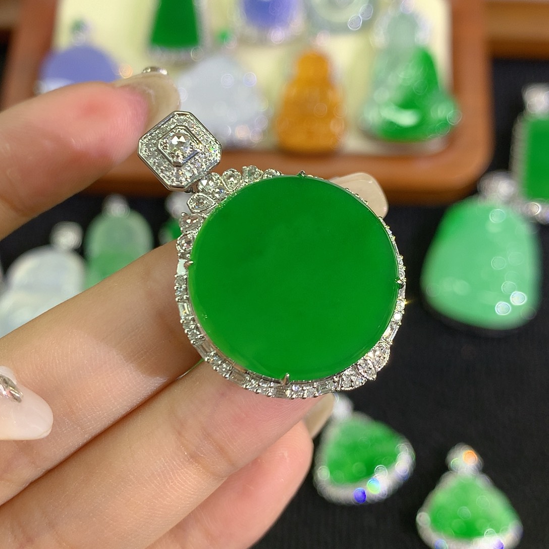 翡翠18K金镶嵌颈饰天*鸟88888888