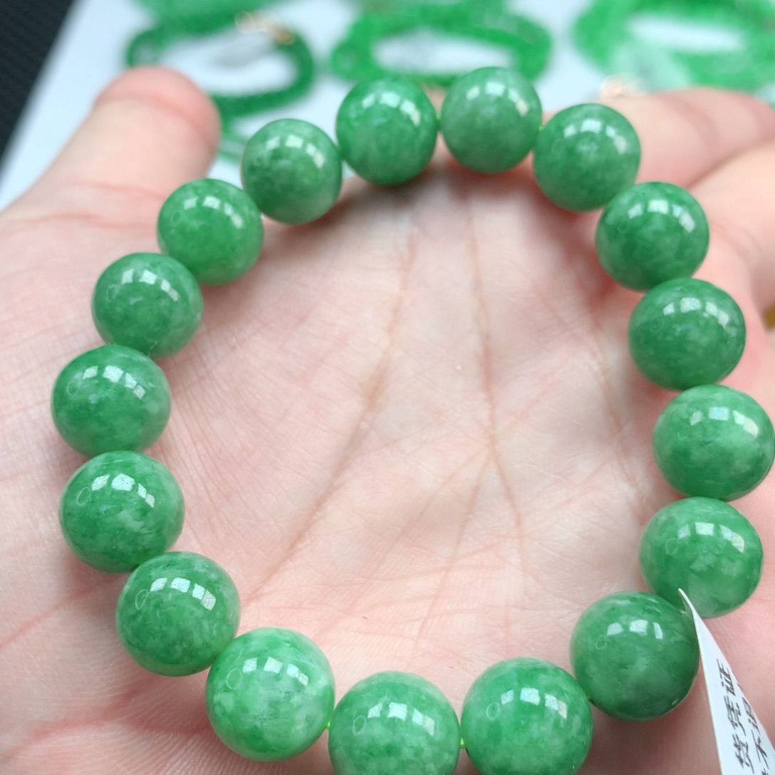 翡翠手链未镶嵌翡翠