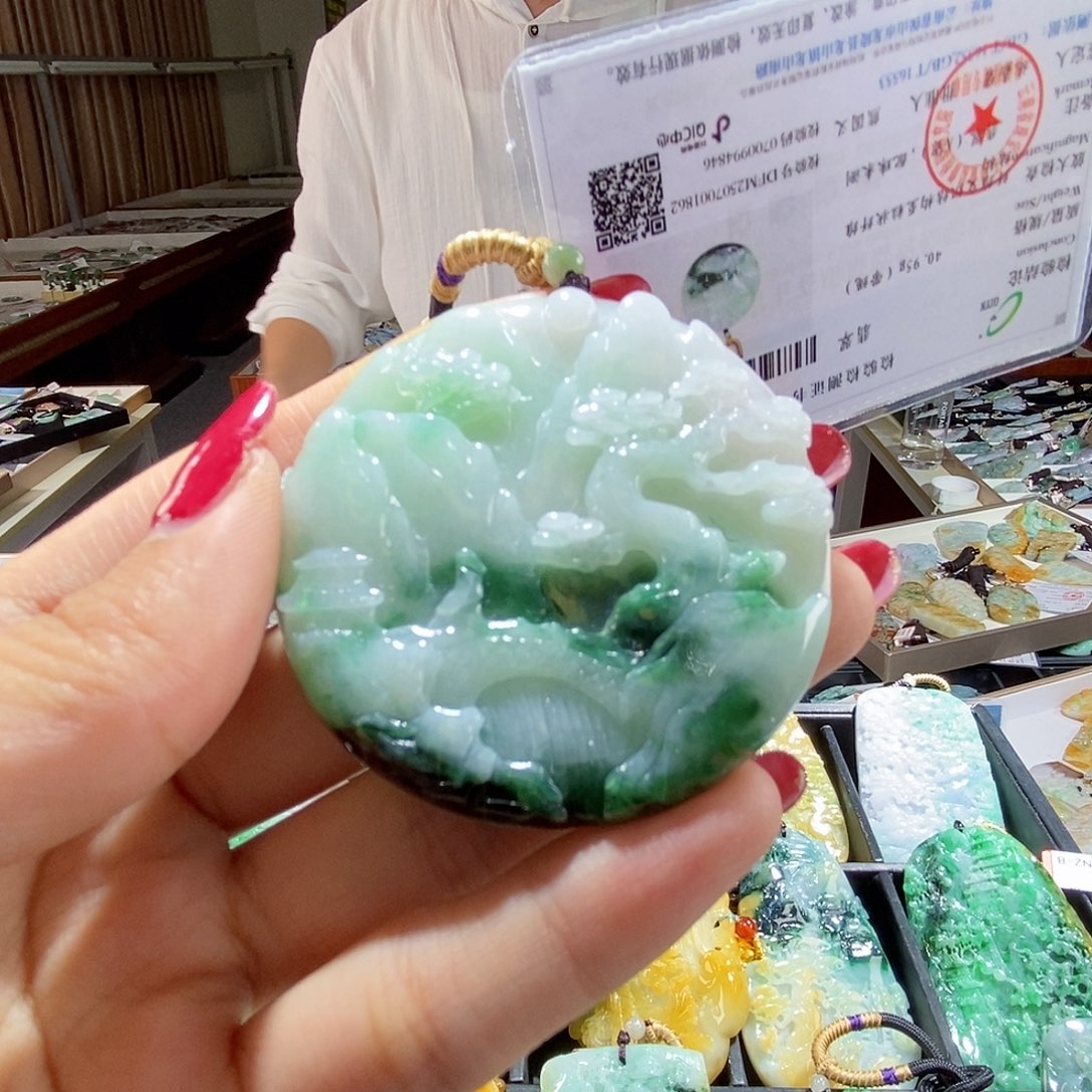 翡翠未镶嵌颈饰翡翠