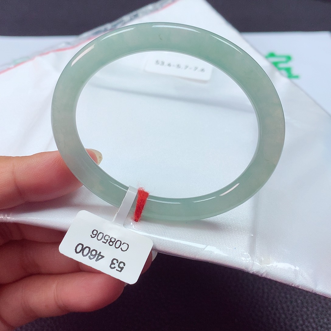 翡翠手镯（贵妃镯）未镶嵌