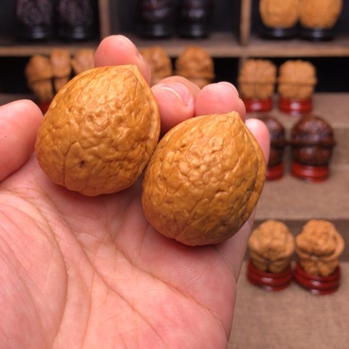 老***三把件橄榄核100粗筋大屁桃