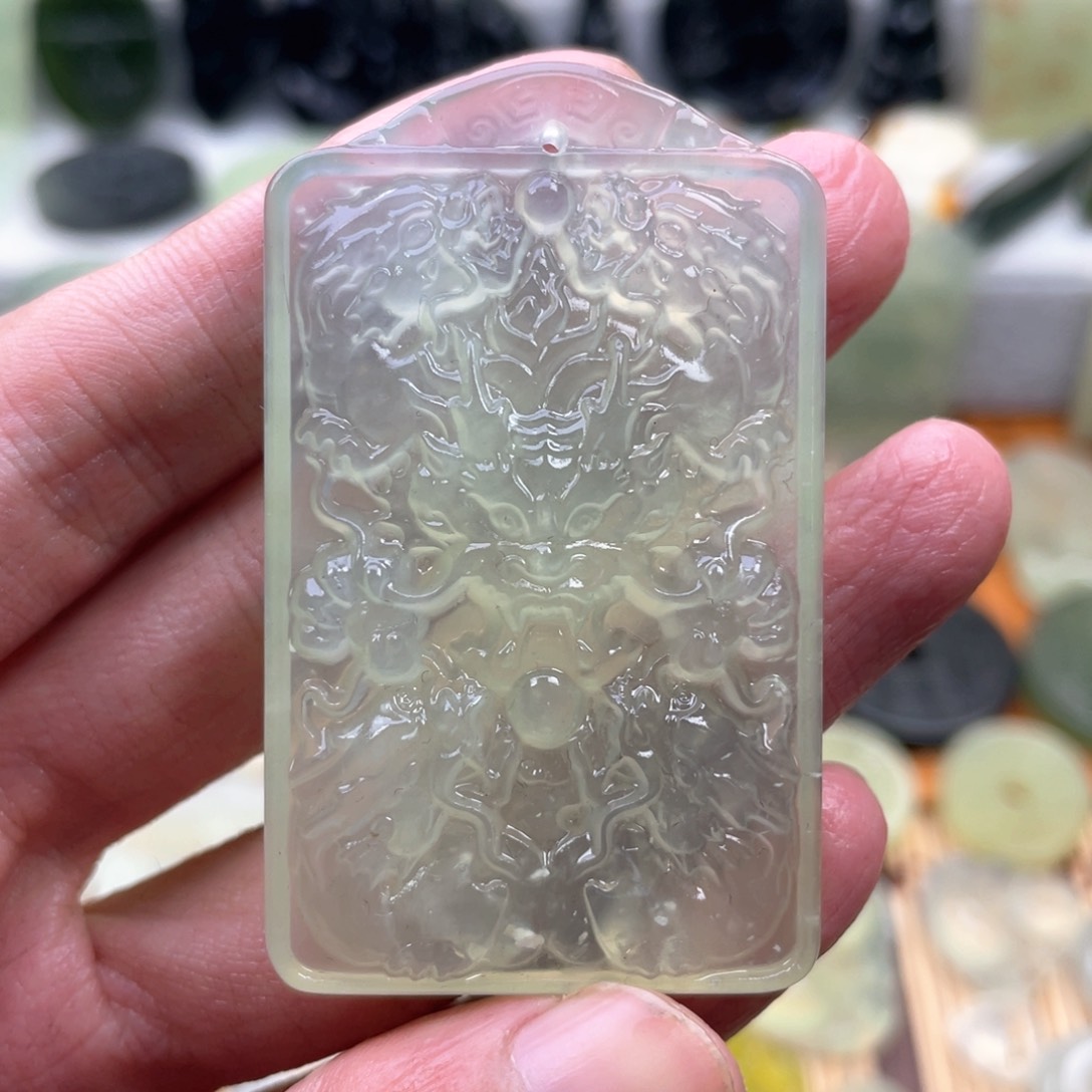 蛇纹石玉颈饰未镶嵌九*