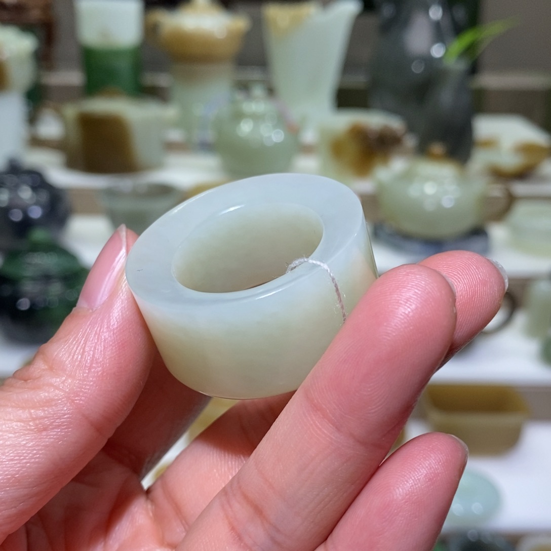 和田玉把件未镶嵌暖白玉23.3扳指