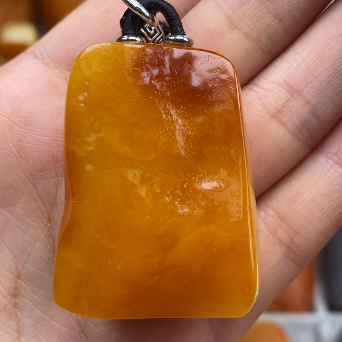 琥珀吊坠(赠链)未镶嵌