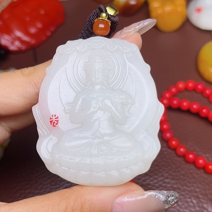 和田玉未镶嵌颈饰但***久