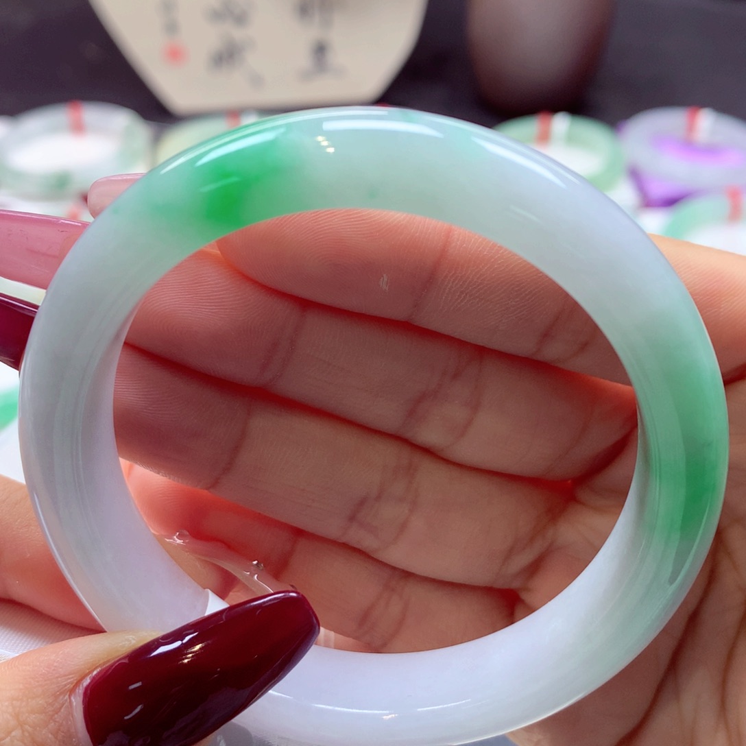 翡翠手镯未镶嵌正圈9号66