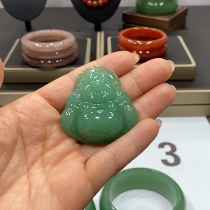 东陵石手镯未镶嵌