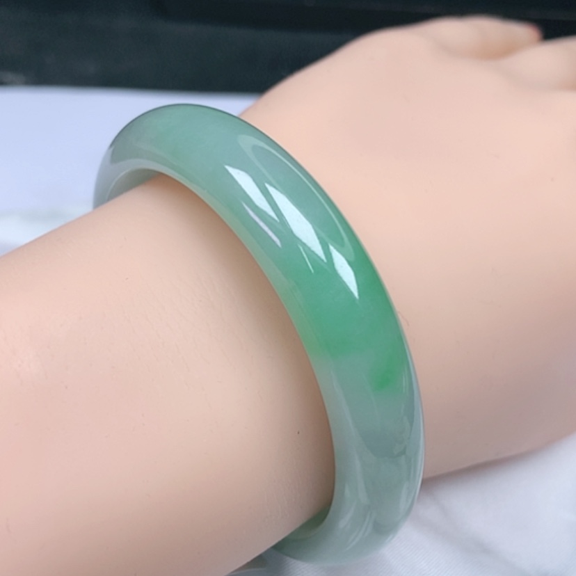 【闪购商品】翡翠手镯未镶嵌，，